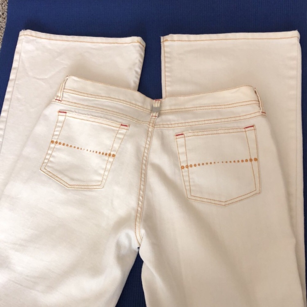 NEW GLO Jeans by J Lo White stretchable Flare distressed edges Jeans NWOT